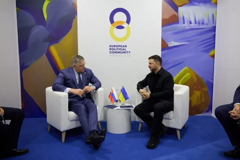 Зеленский обсудил с Фицо налаживание отношений Украины и Словакии